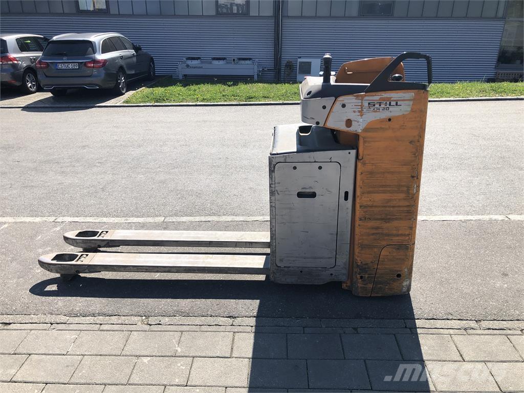 Still SXH 20 Gerbeur accompagnant