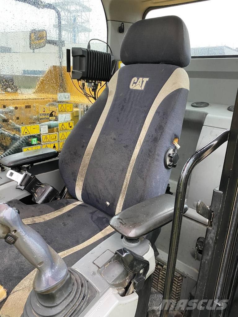 CAT 2020 Pelle sur chenilles