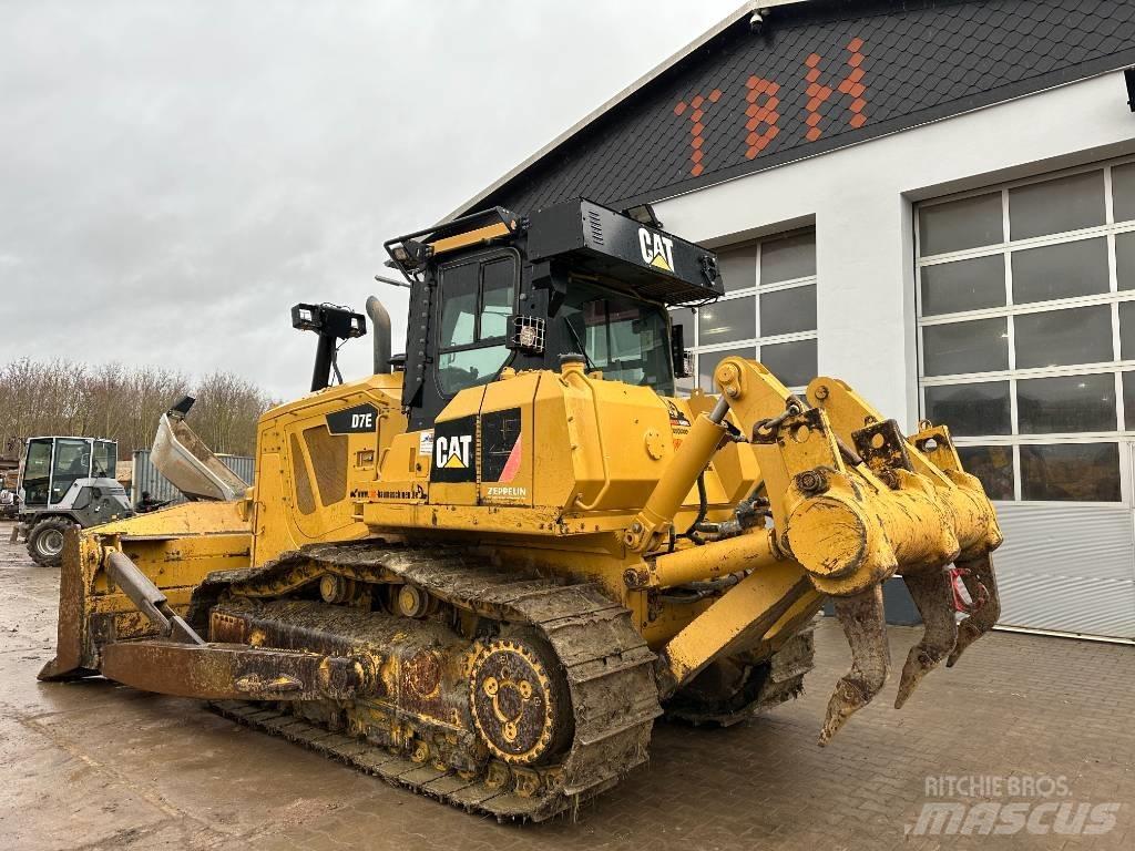 CAT D 7 E Bouteurs sur chenilles