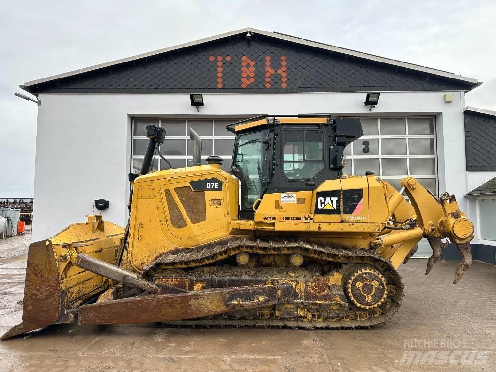 CAT D 7 E Bouteurs sur chenilles