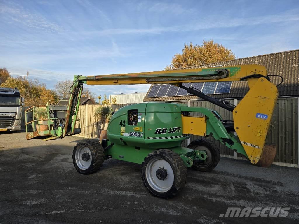 JLG 600 AJ Nacelles articulées