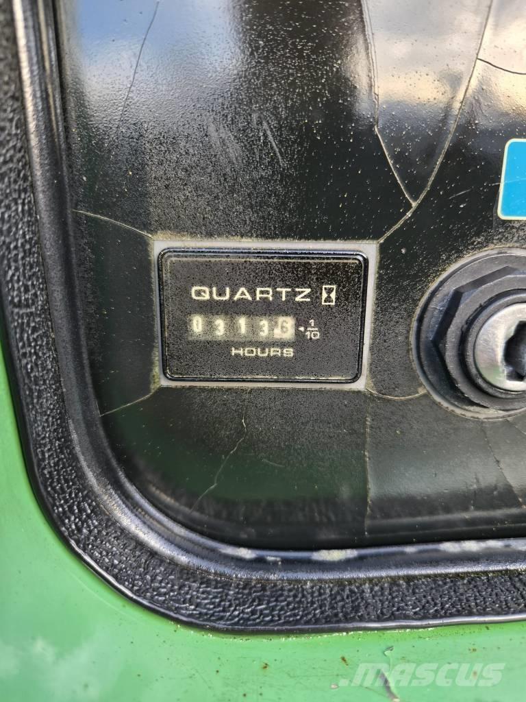 JLG 600 AJ Nacelles articulées