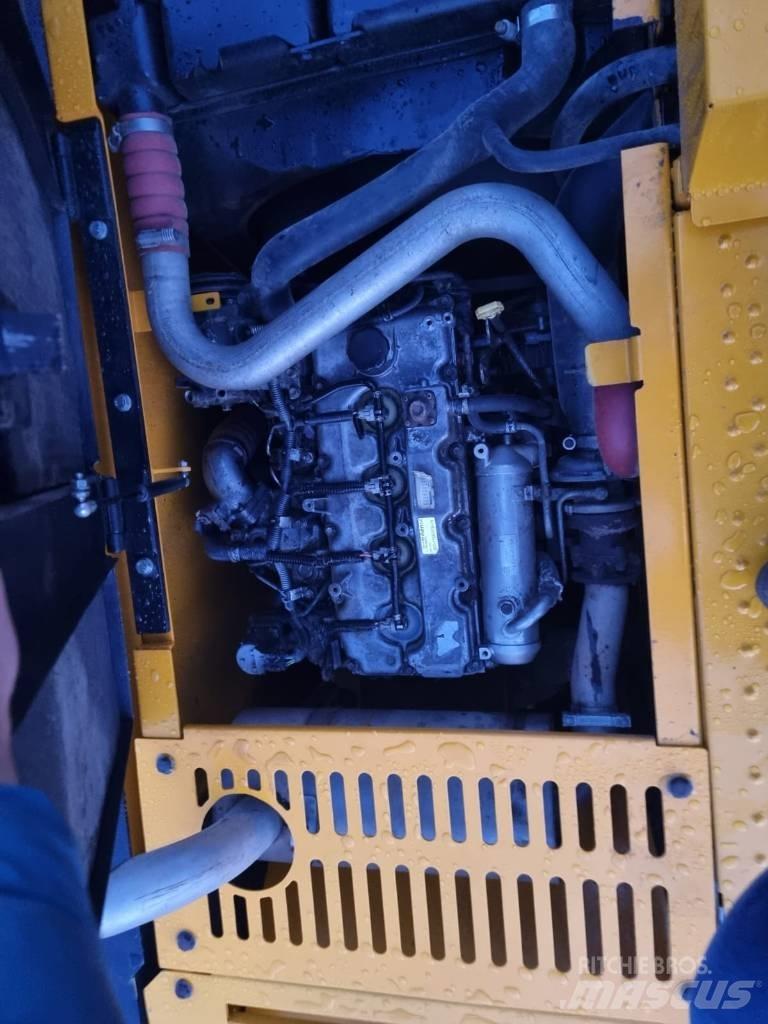 JCB JS 160 LC Pelle sur chenilles