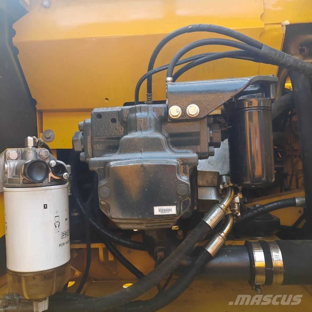 Komatsu PC200-8 Pelle sur chenilles