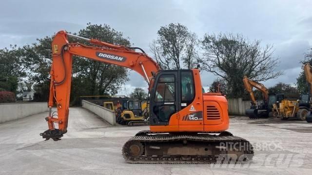 Doosan DX 140 Pelle sur chenilles
