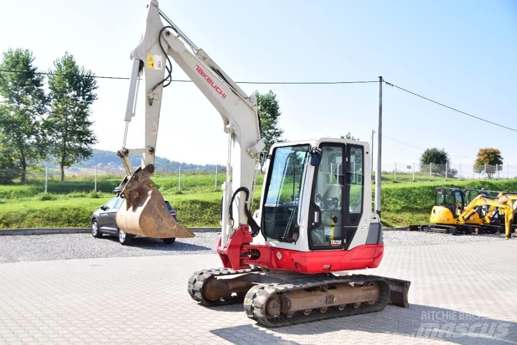 Takeuchi TB250 , A/C Mini pelle < 7t