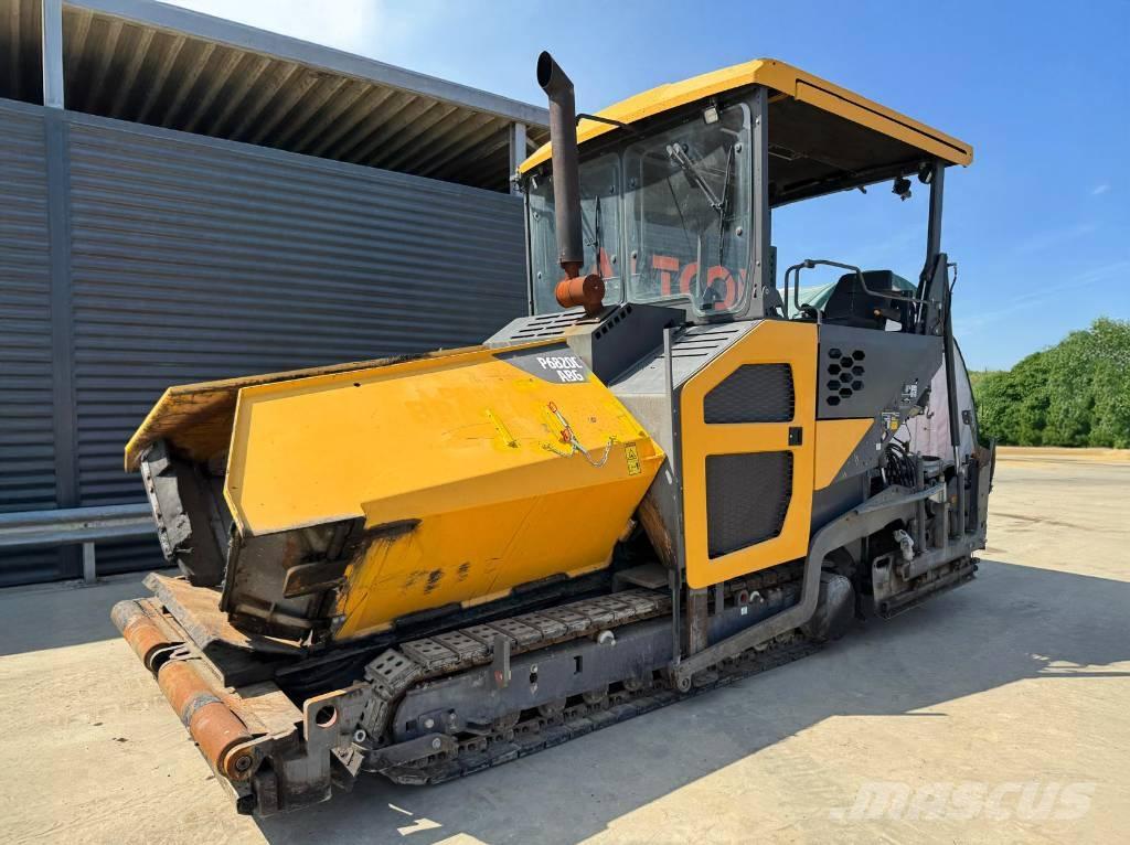 Volvo P 6820C Finisseur