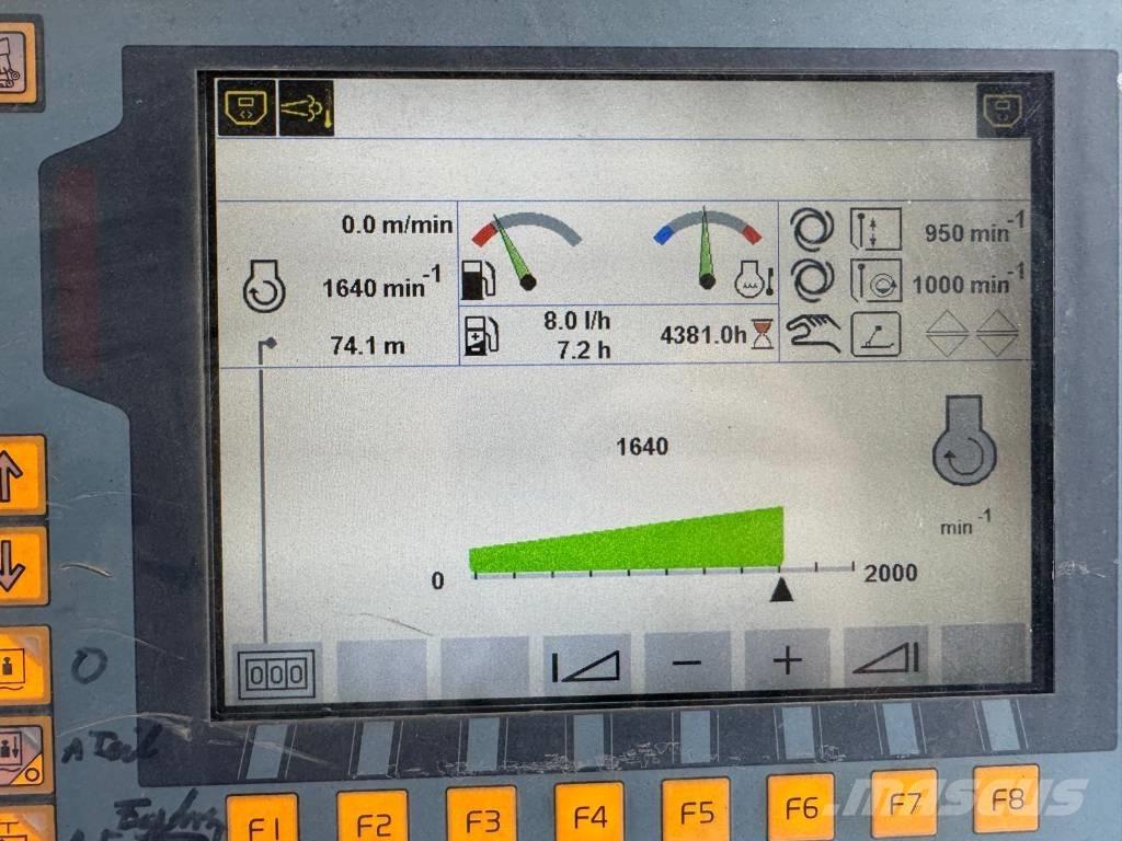 Volvo P 6820C Finisseur