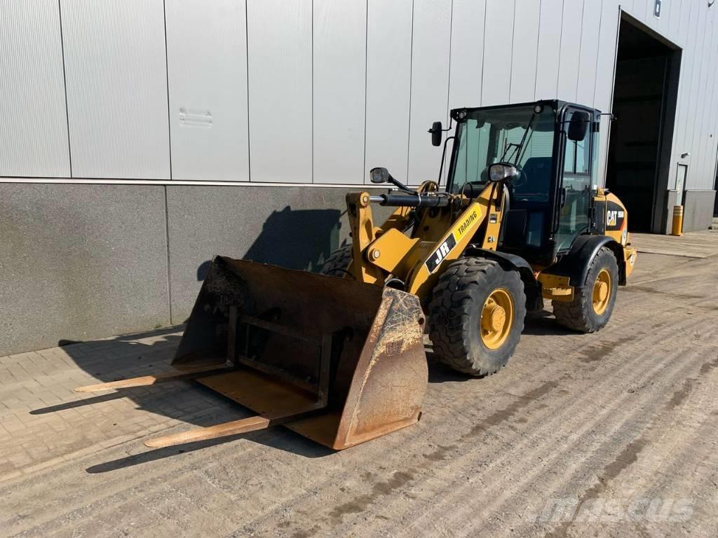 CAT 906 Chargeuse sur pneus