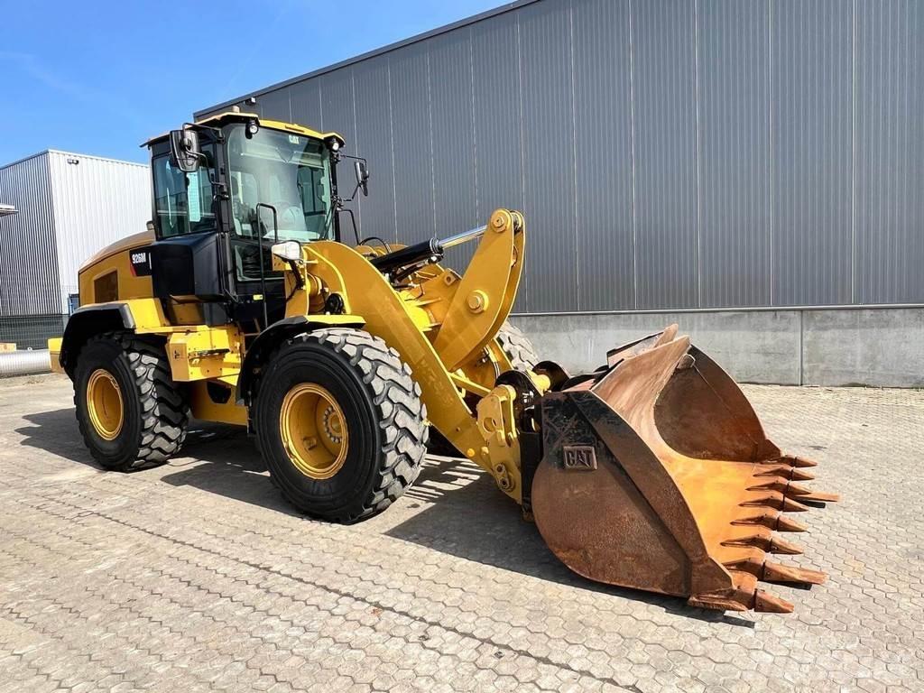 CAT 926M Chargeuse sur pneus