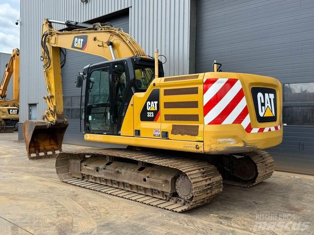CAT 323 07A Pelle sur chenilles