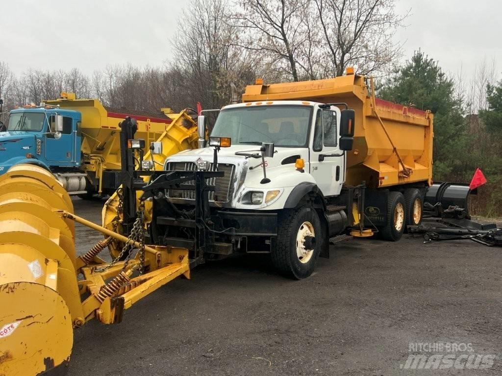 International 7400 Chasse neige