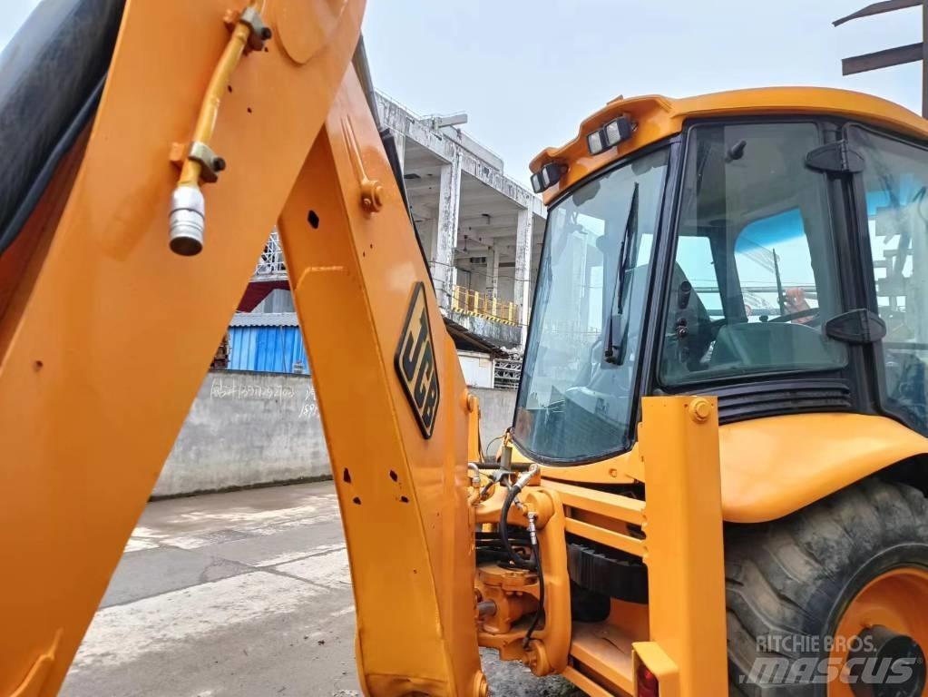 JCB 3 CX Pelle sur pneus