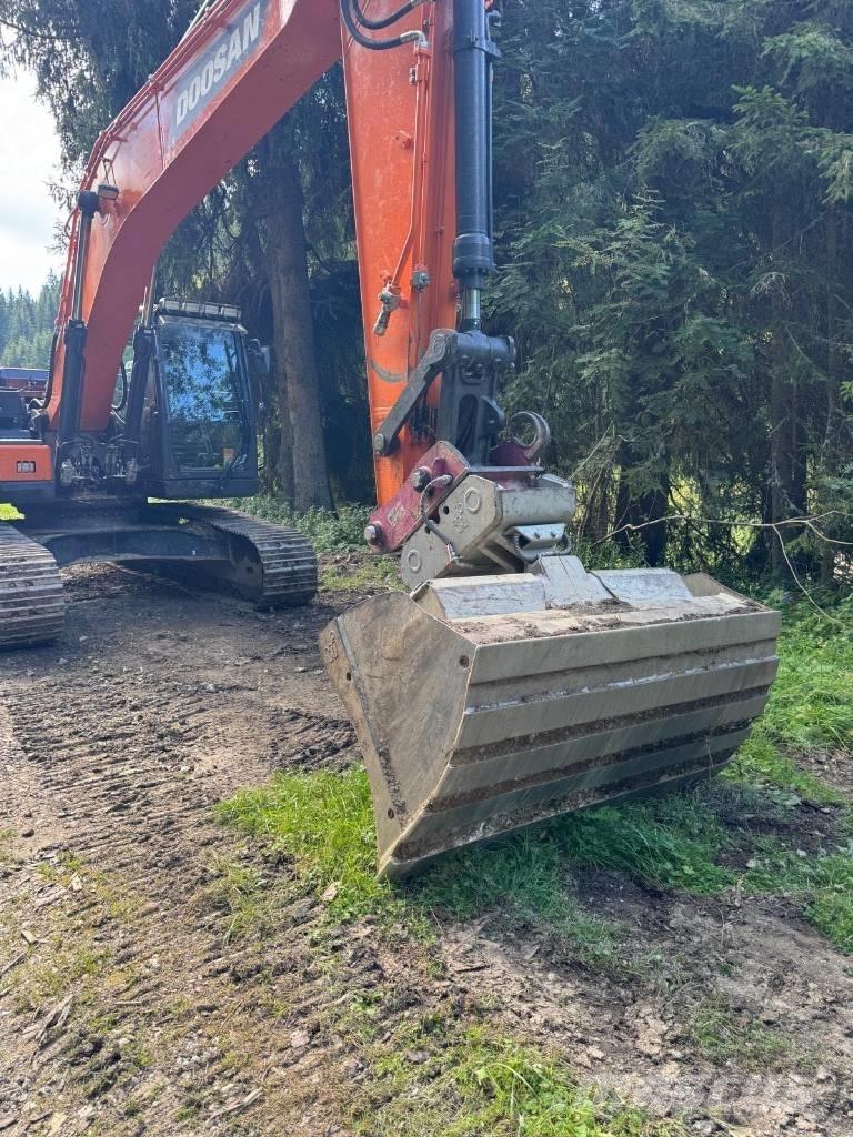 Doosan DX 225 LC-7 Pelle sur chenilles
