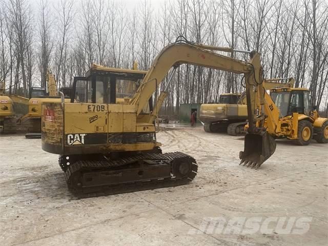 CAT E70B Pelle sur chenilles