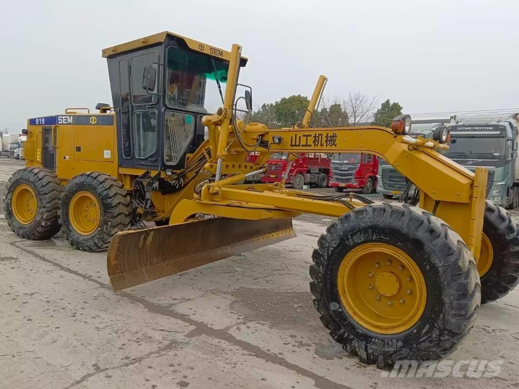 SEM 919 Niveleuse