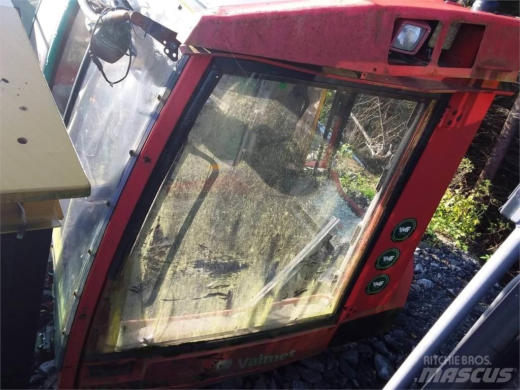 Valmet 941 Cabine
