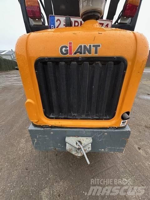 GiANT G2200 HD Chargeuse sur pneus