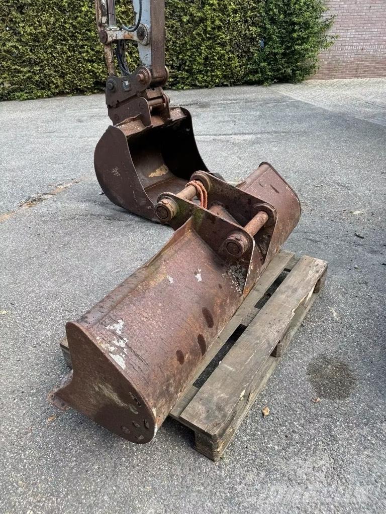 Takeuchi TB 175 Pelle sur chenilles