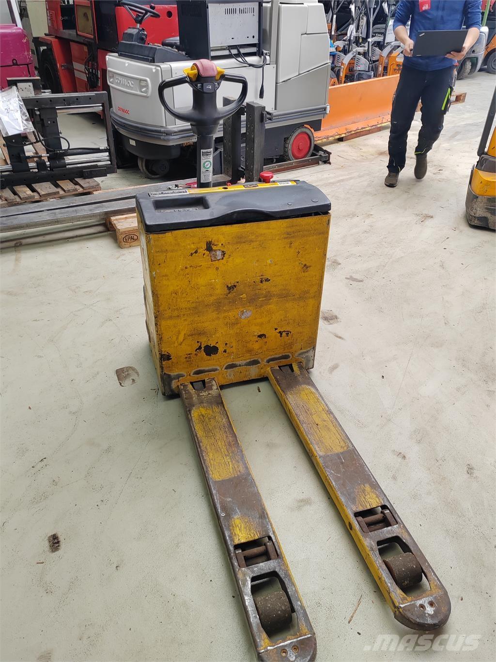 OM TL 18 Gerbeur accompagnant