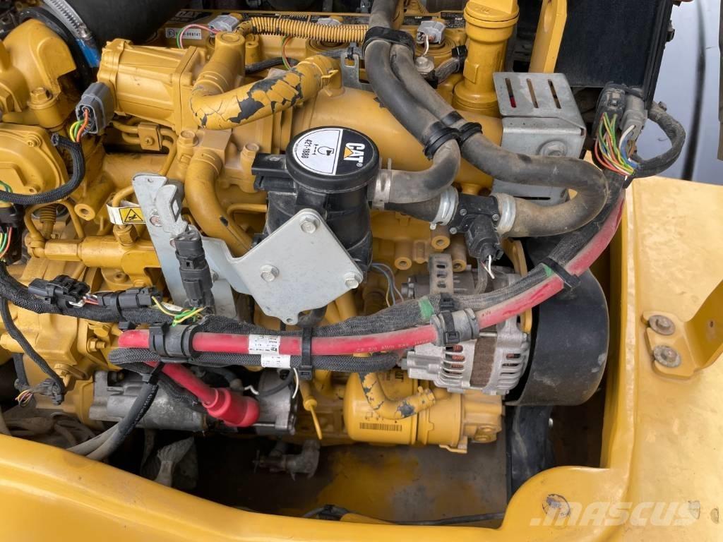 CAT 908M Chargeuse sur pneus