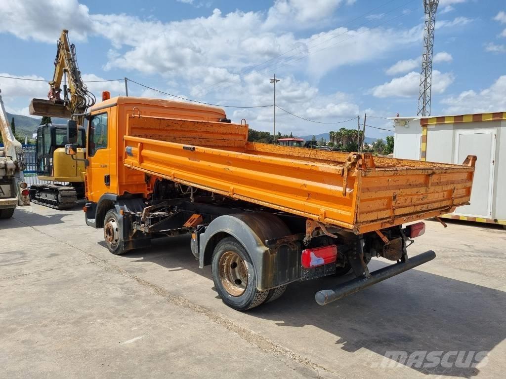 MAN 8.180 Camion benne