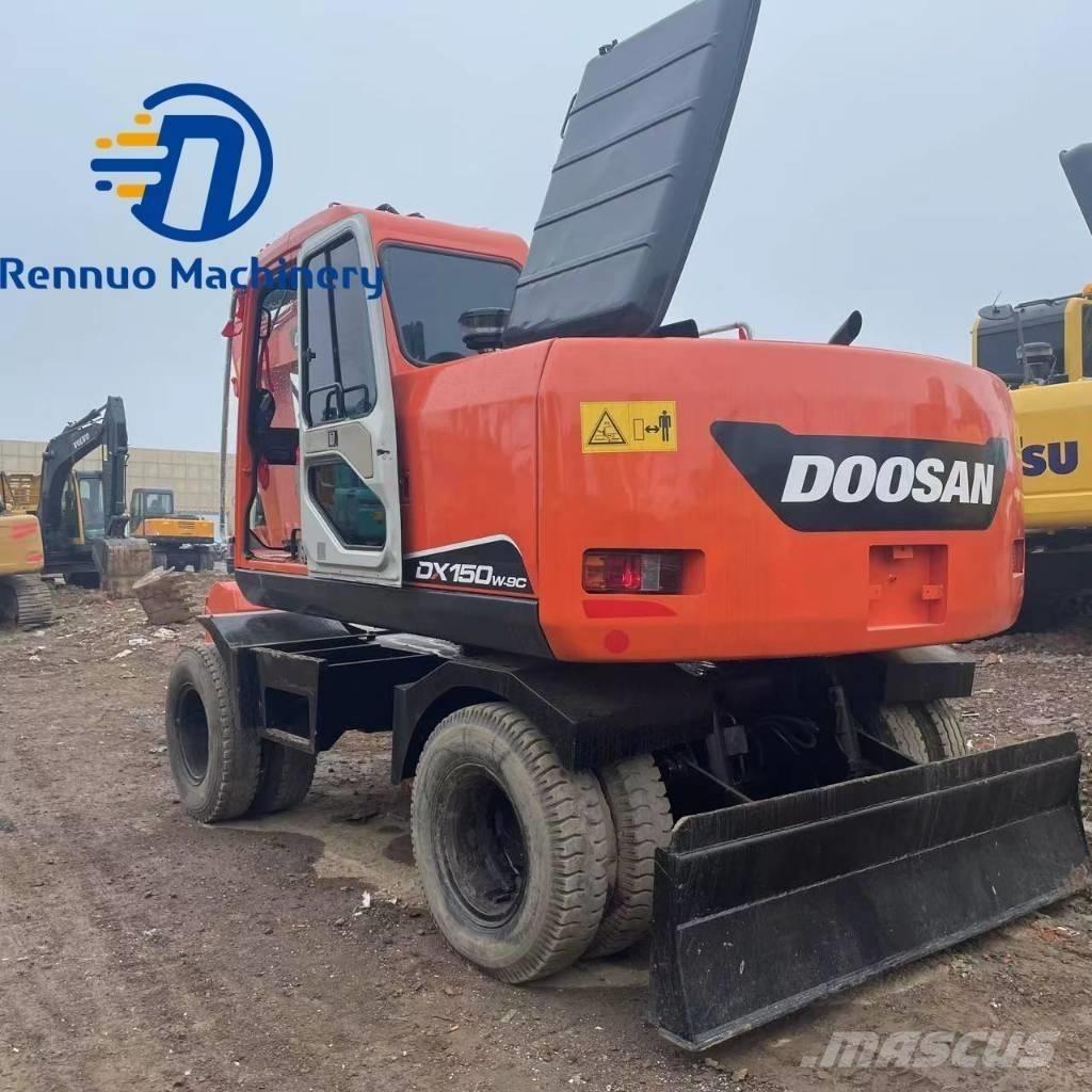 Doosan DX150W-7 Pelle sur pneus