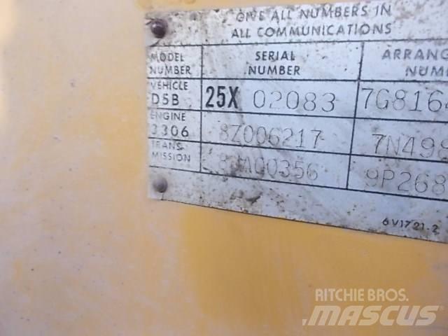 CAT D 5 B Bouteurs sur chenilles