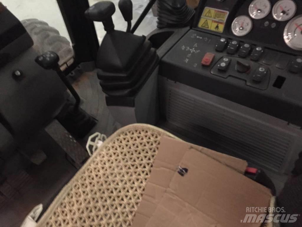 CAT 450 E Tractopelle