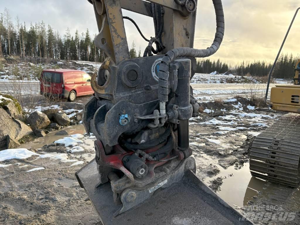 CAT 313F Pelle sur chenilles