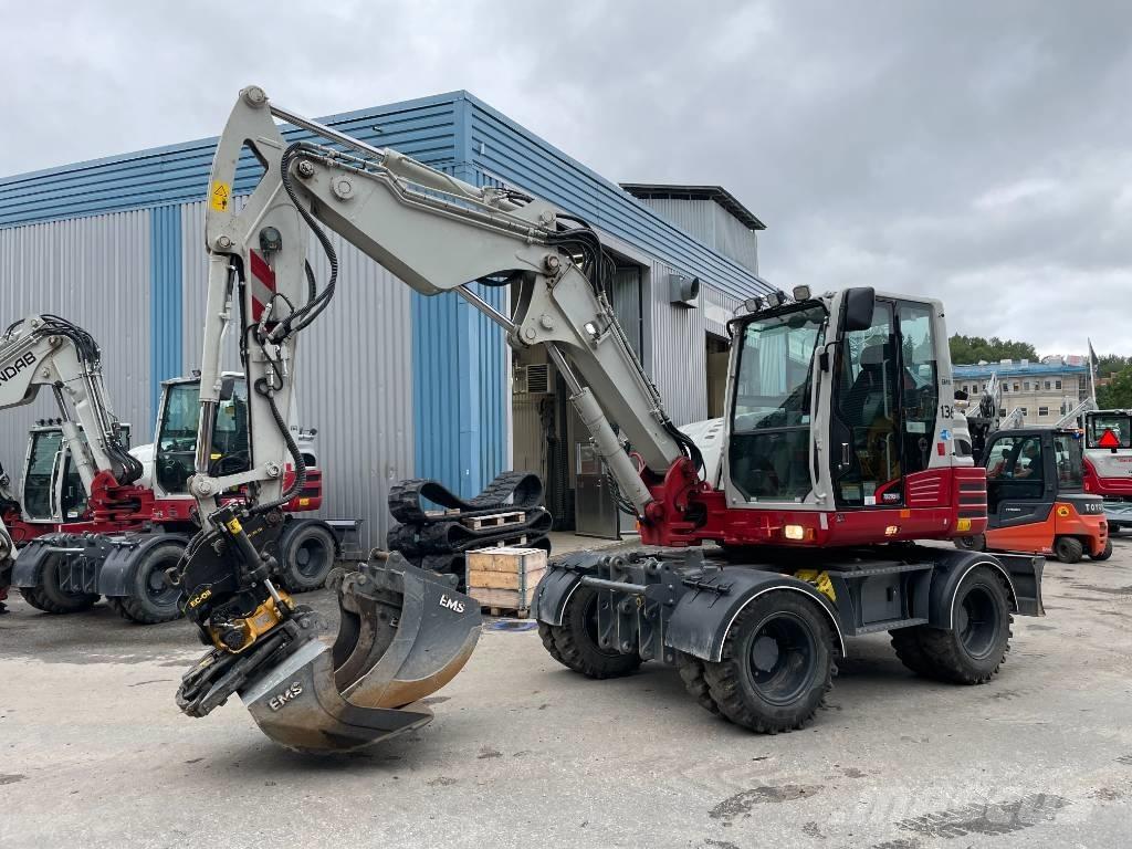 Takeuchi TB 295 W Pelle sur pneus