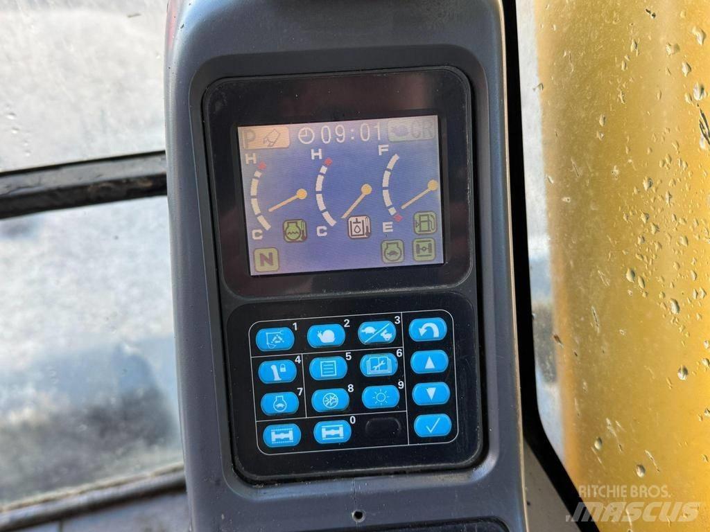 Komatsu PW 160-7 Pelle sur pneus