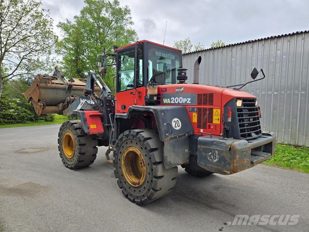 Komatsu WA200PZ-6 Chargeuse sur pneus