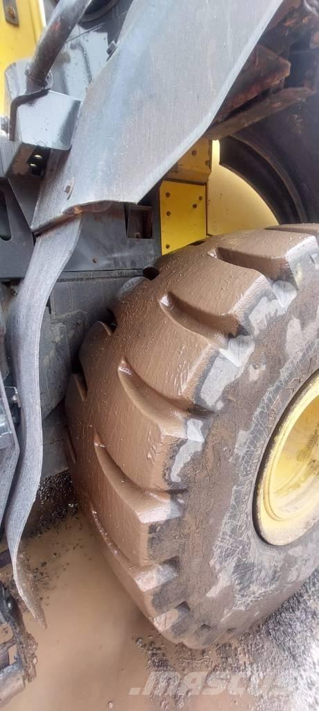 Komatsu WA470-8 Chargeuse sur pneus
