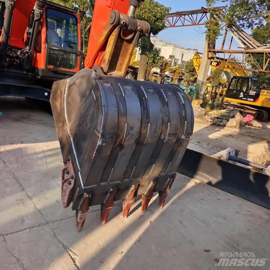 Doosan DX 225 LC Pelle sur chenilles
