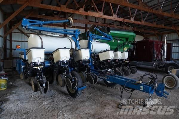 Kinze 3200 12R30 Planteuse