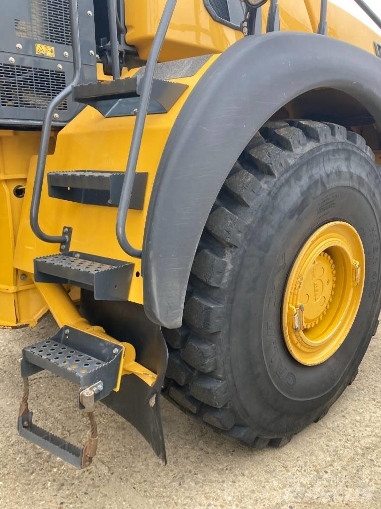 Bell B45E 6x6 Tombereau articulé