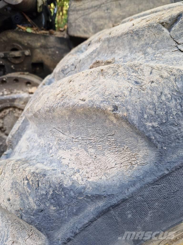 John Deere 1270 D Abatteuse