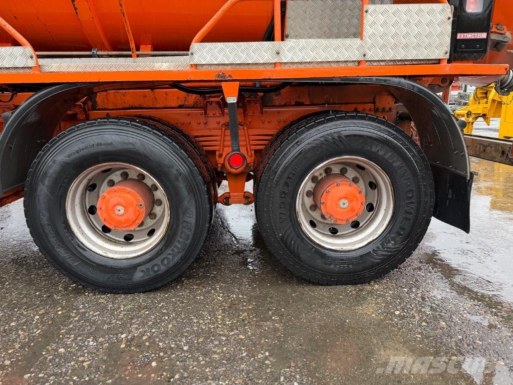MAN 32.402 VF 8x4 Camion aspirateur, Hydrocureur