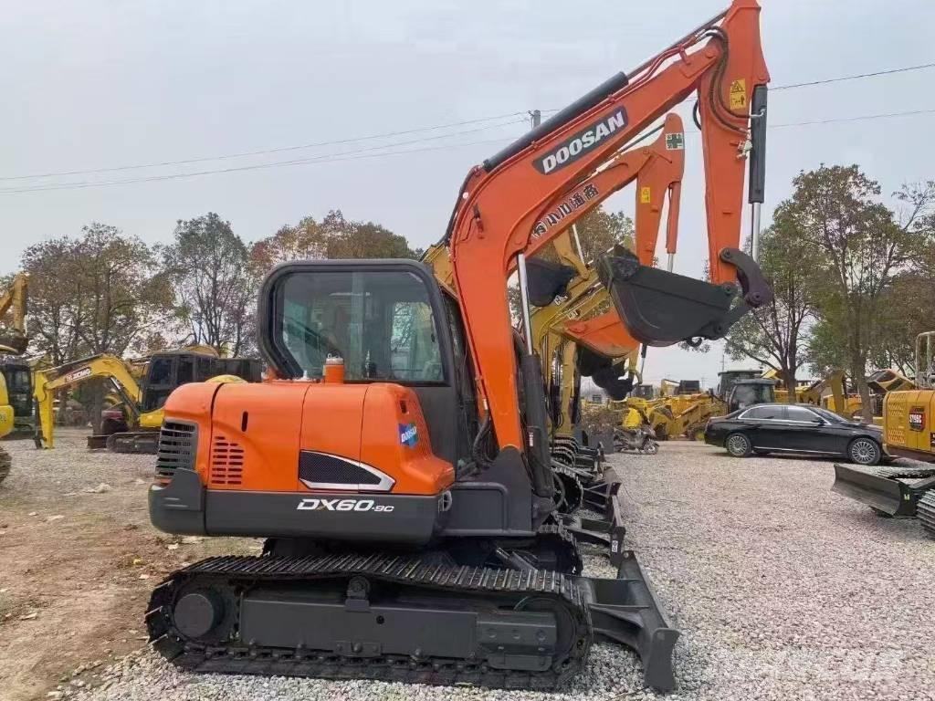 Doosan DX 60 Pelle sur chenilles