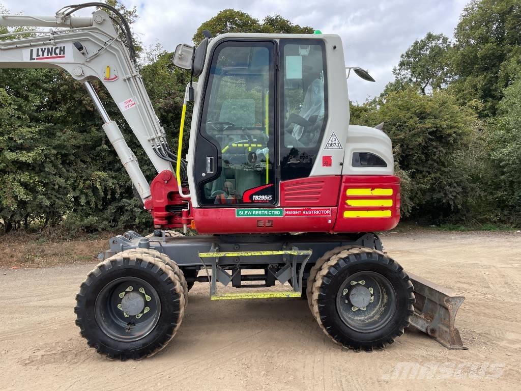 Takeuchi TB 295 W Pelle sur pneus