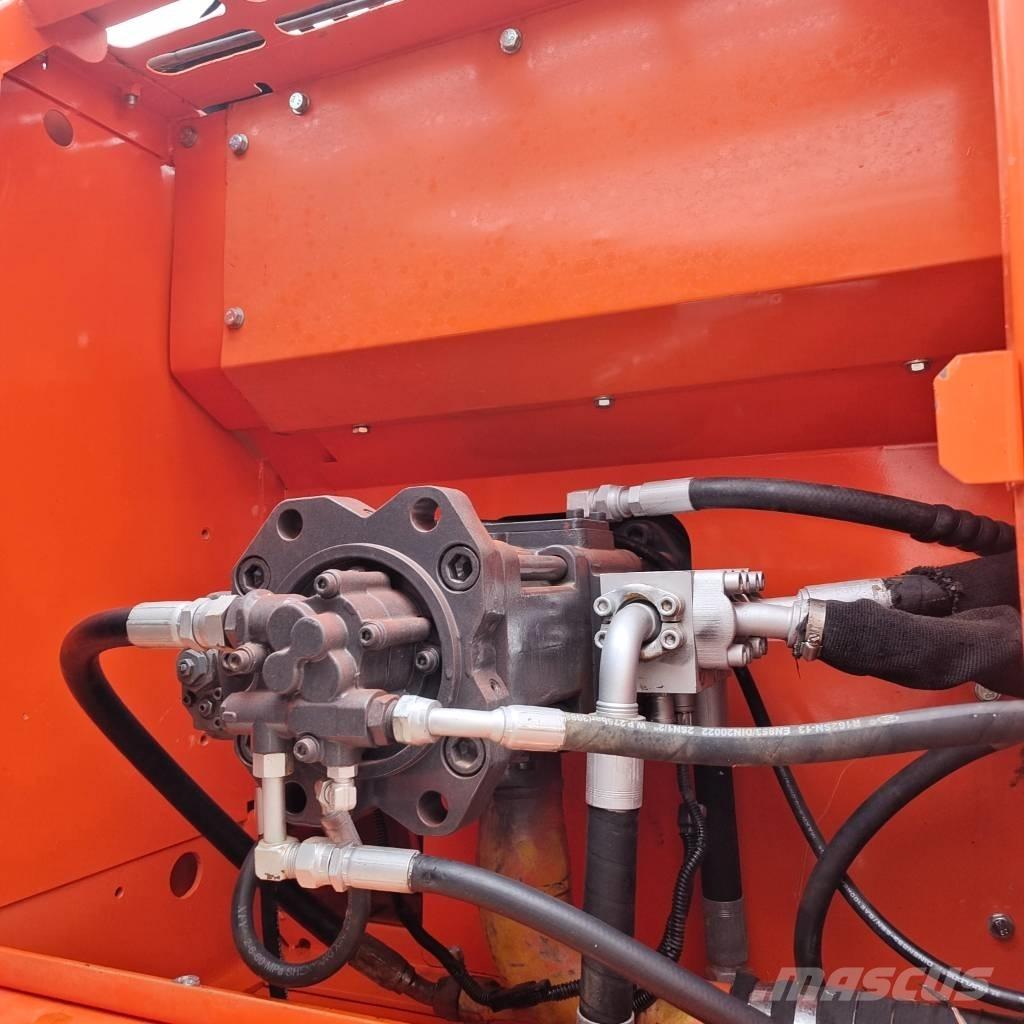 Doosan DX 225 LC Pelle sur chenilles
