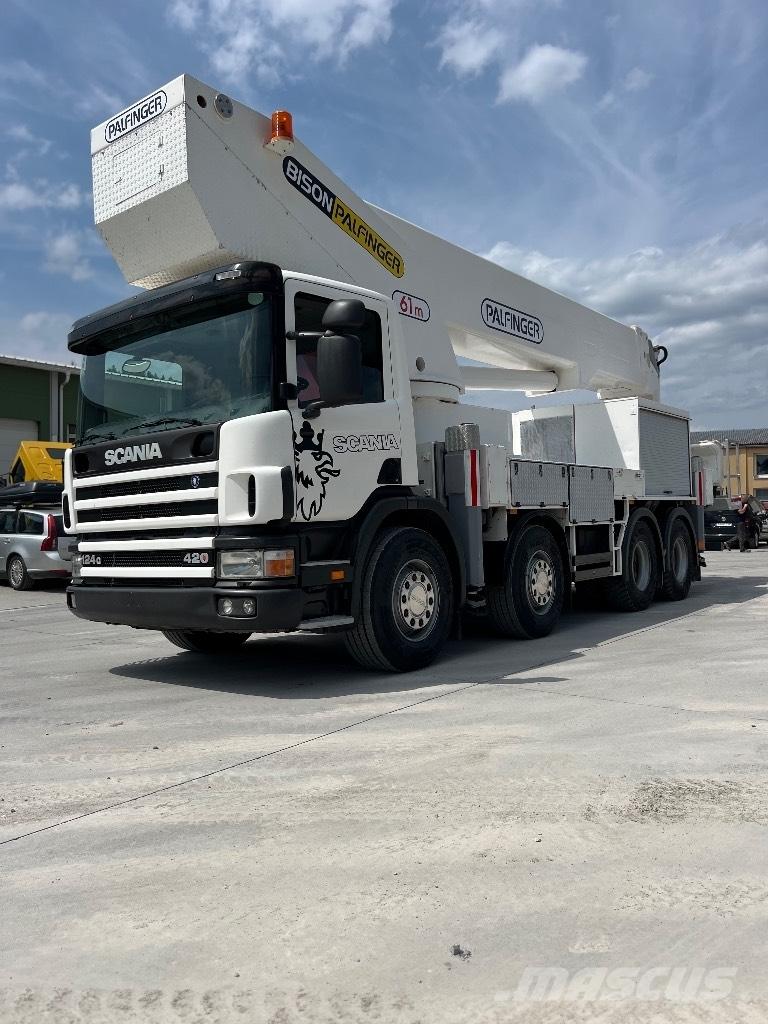 Scania 124 G 420 Camion plateau ridelle avec grue