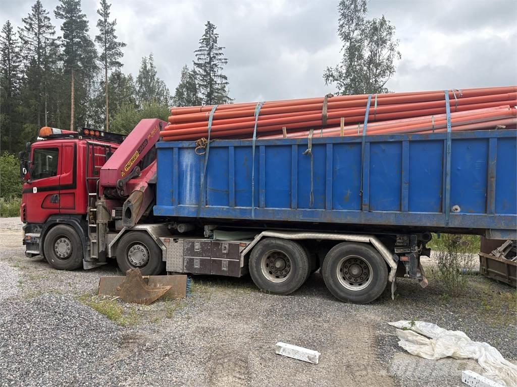 Scania R500 Camion plateau ridelle avec grue