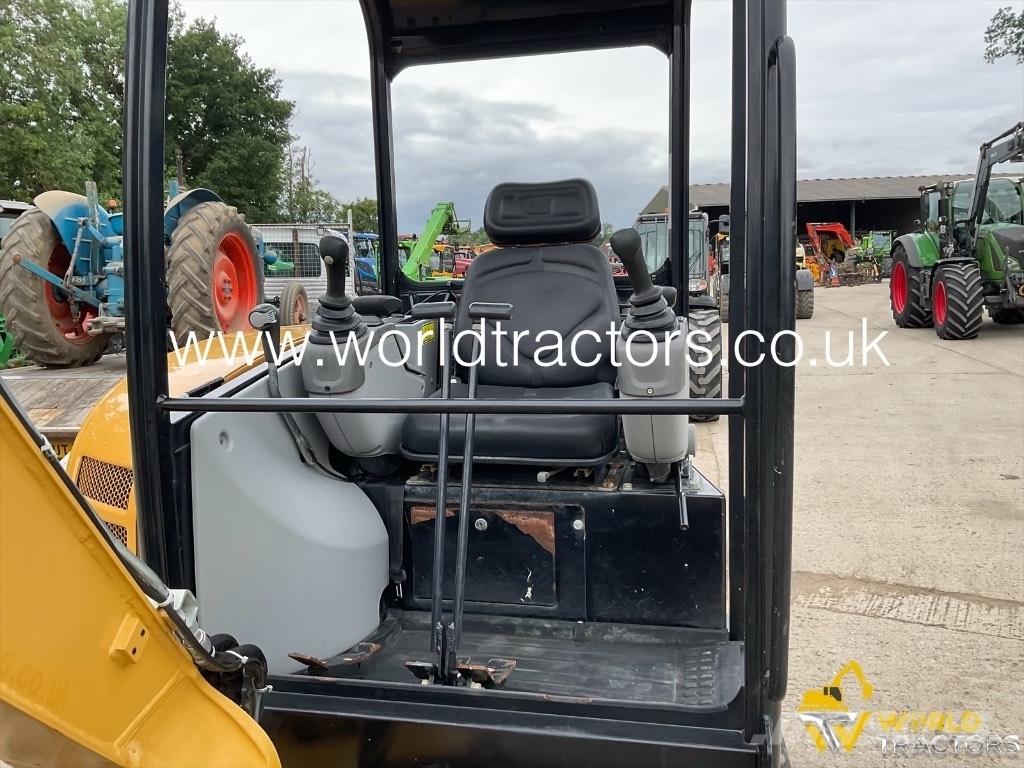 CAT 302.7 D CR Mini pelle < 7t