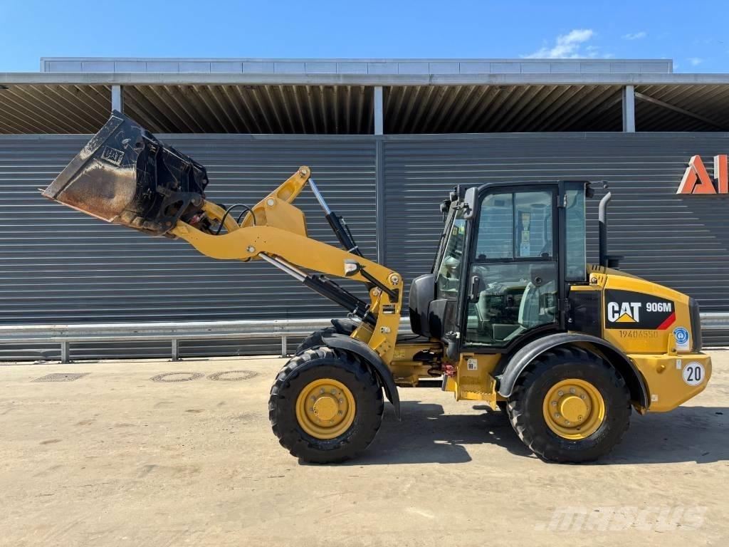 CAT 906M Chargeuse sur pneus