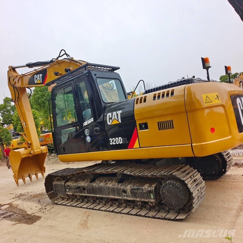 CAT 320 D2L Pelle sur chenilles