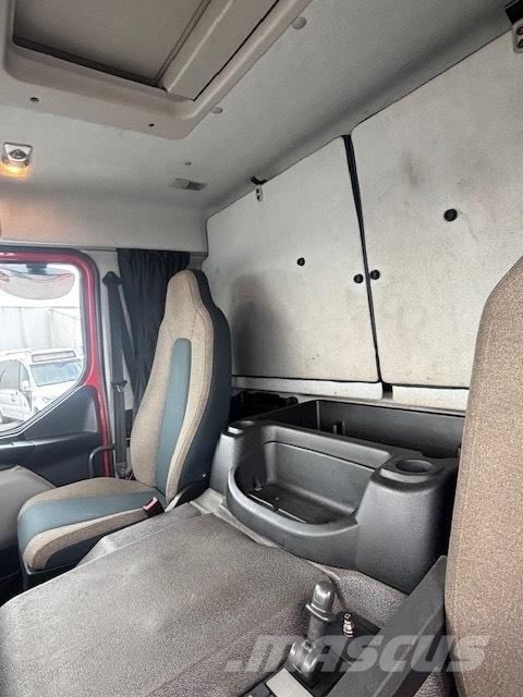 Volvo FE 320 Camion porte engin