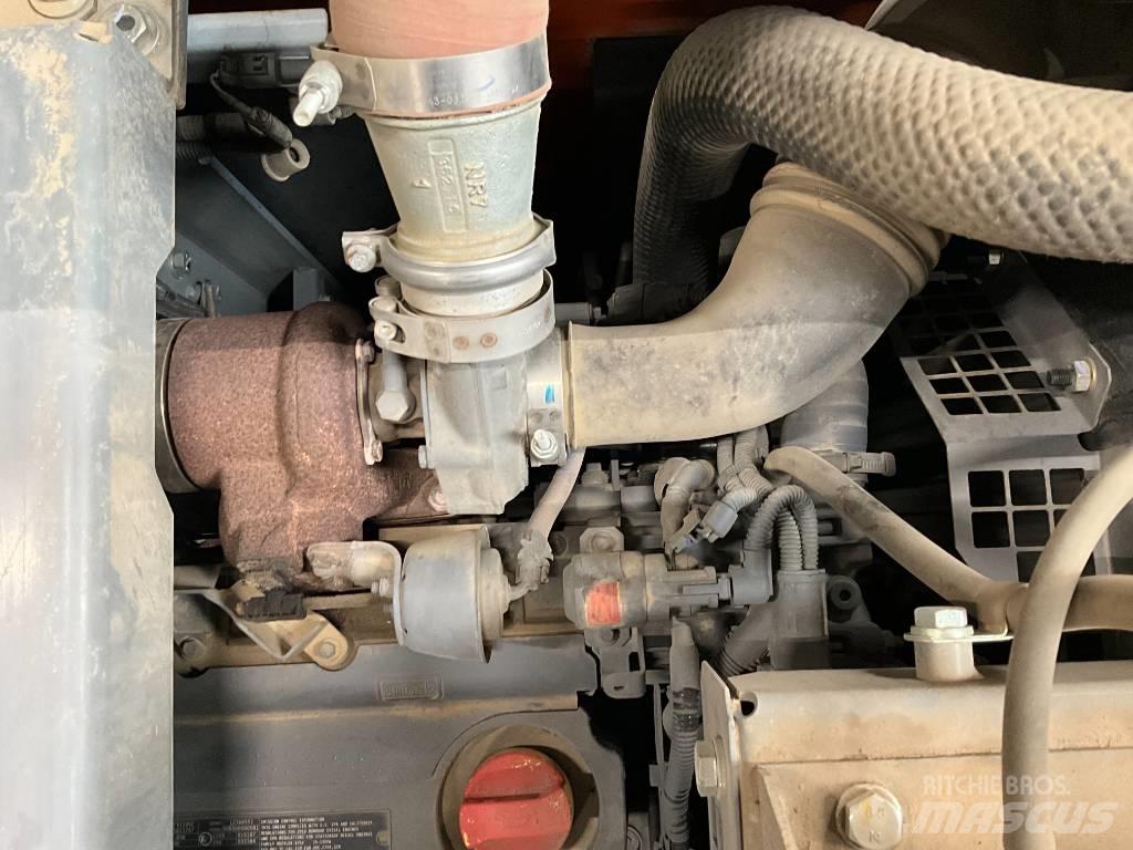 Hitachi ZX 140 W-6 Pelle sur pneus