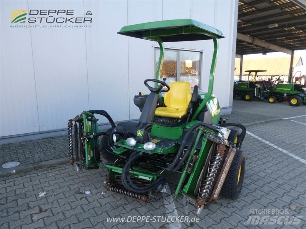 John Deere 8700 Faucheuse